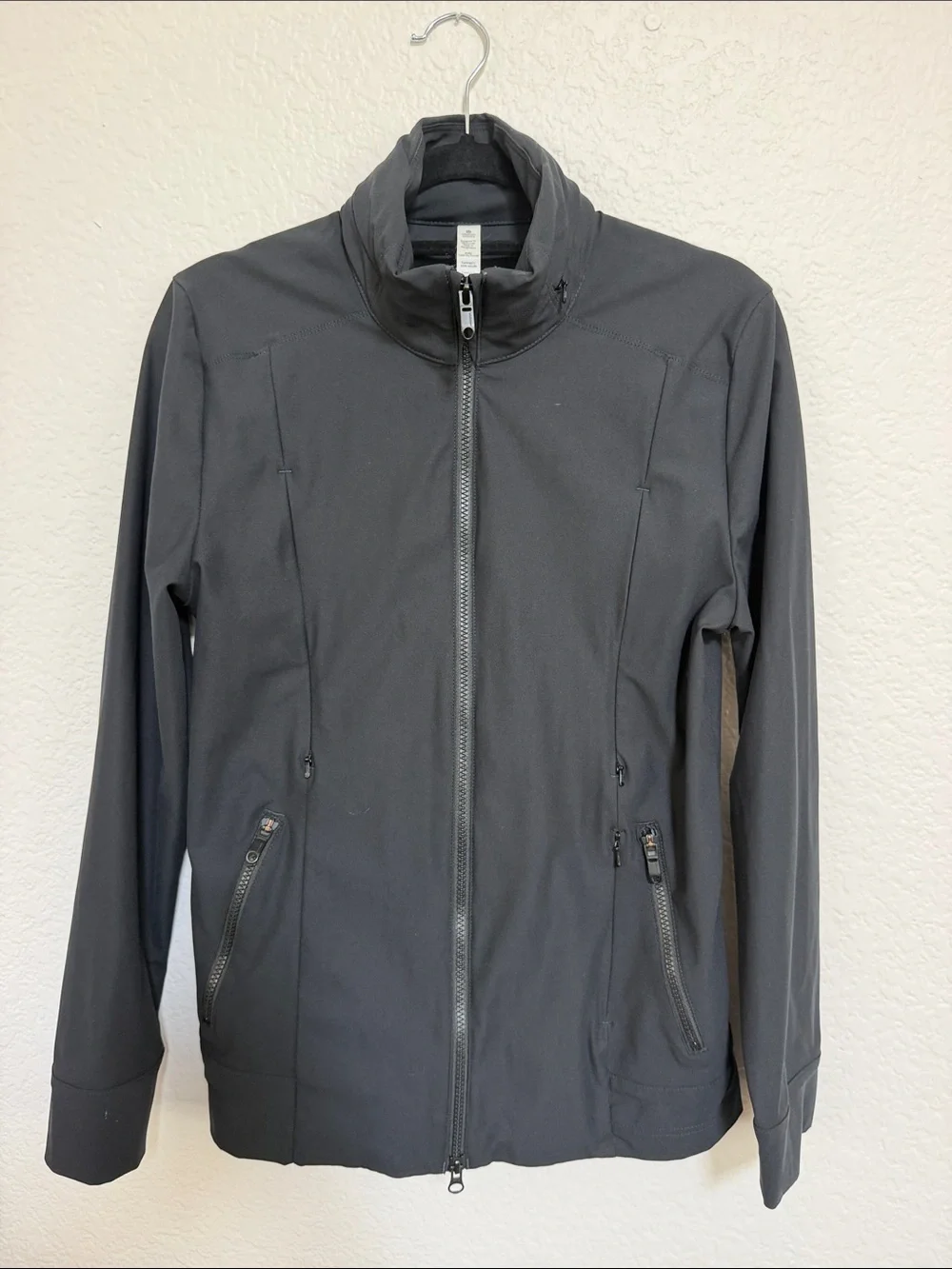 Lululemon Athletica men’s black runners jacket windbreaker with vents and hoodie